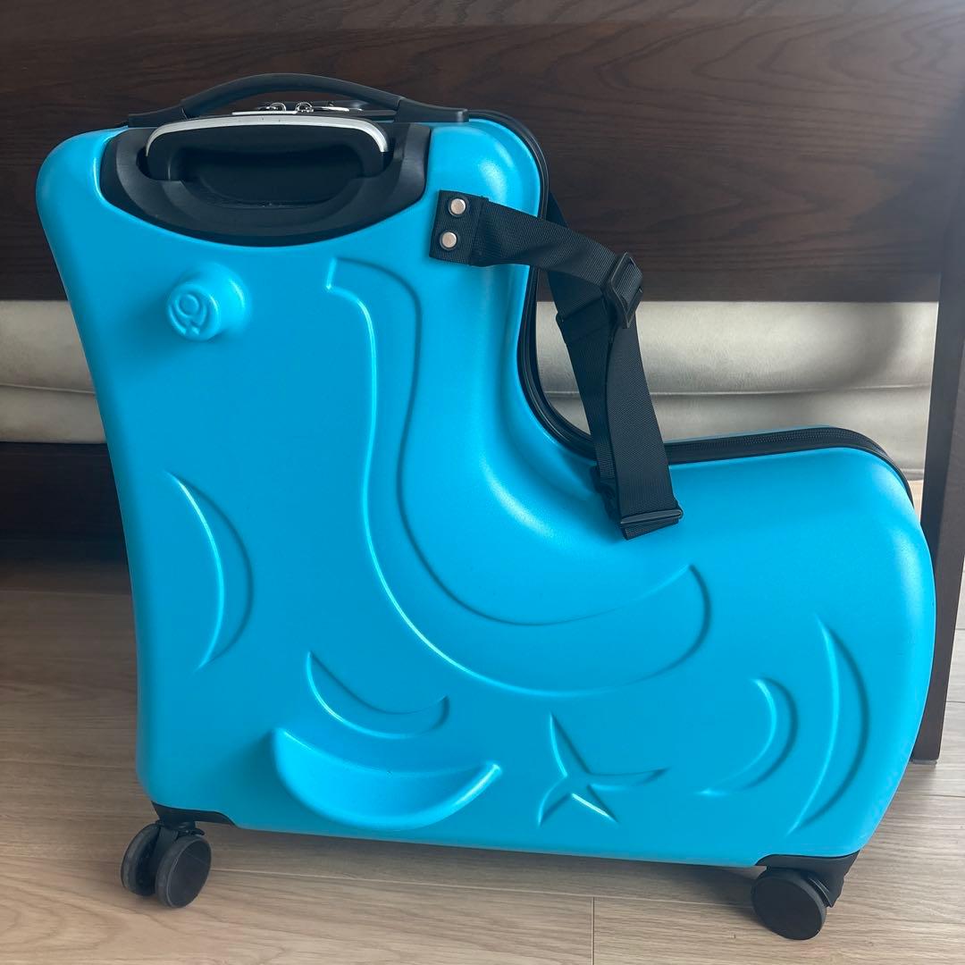 座れる　スーツケース　Mサイズ