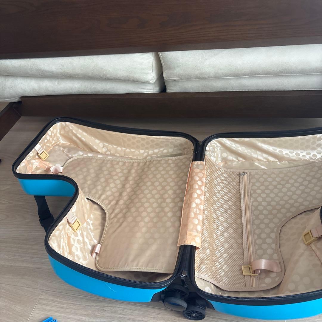 座れる　スーツケース　Mサイズ