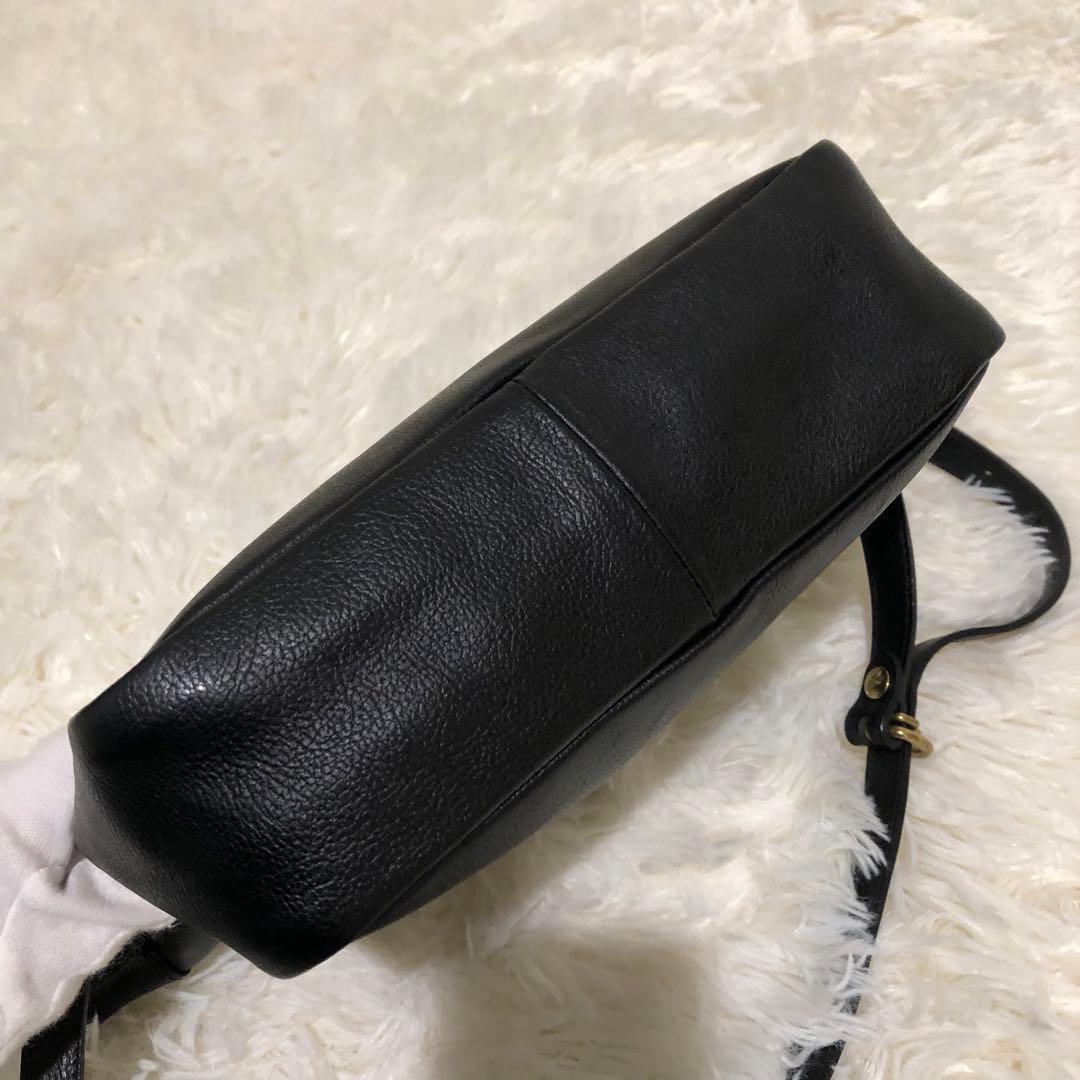 イルビゾンテ ショルダーバッグ　レザー ブラック