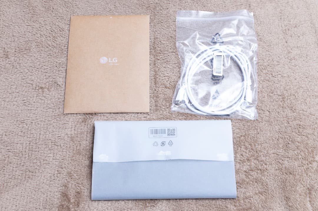 LG　液晶ディスプレイ［16型 /ワイド］ シルバー　16MR70　元箱