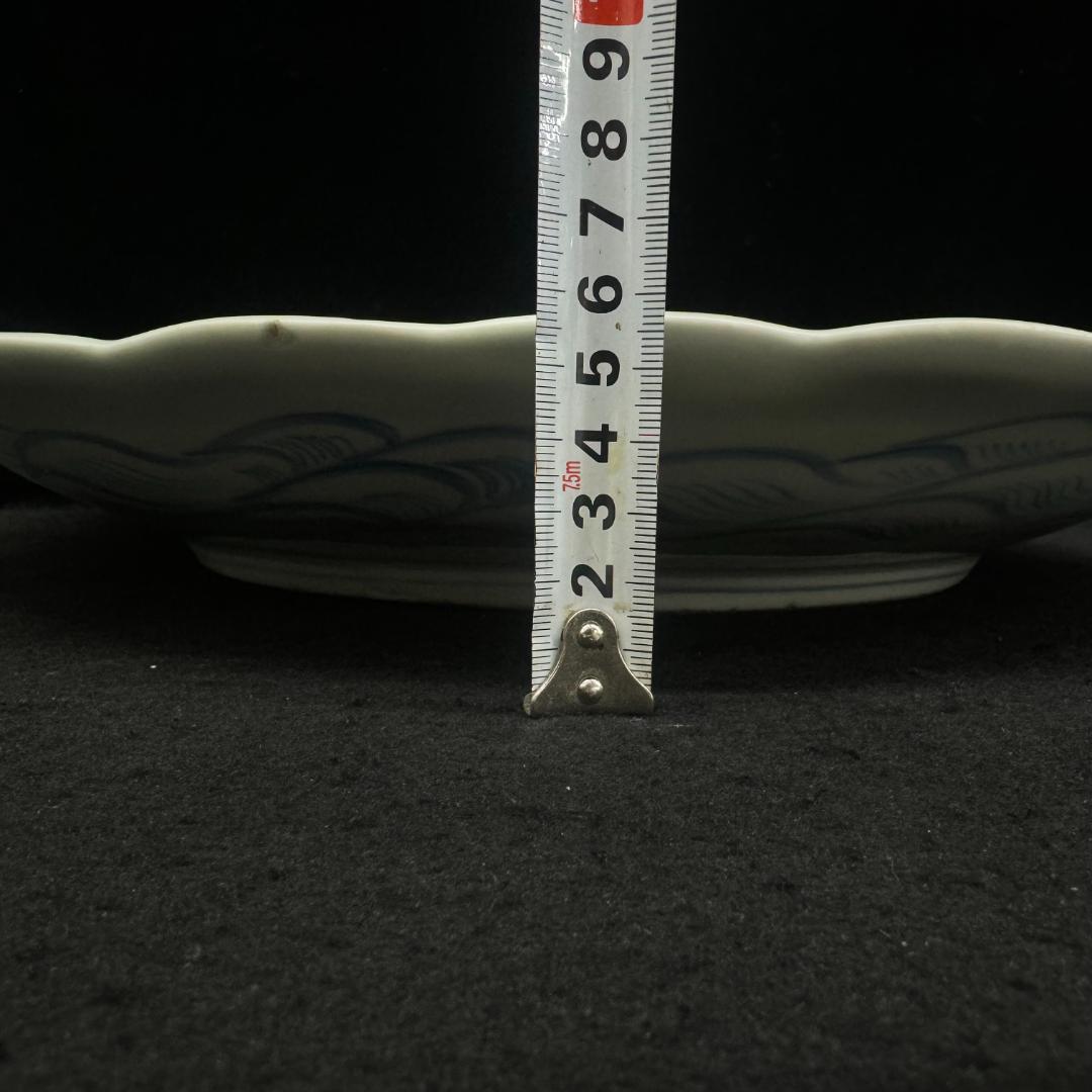 希少！伊万里焼　古伊万里　大明成化年製 銘　染付　飾皿　骨董品　魚文様