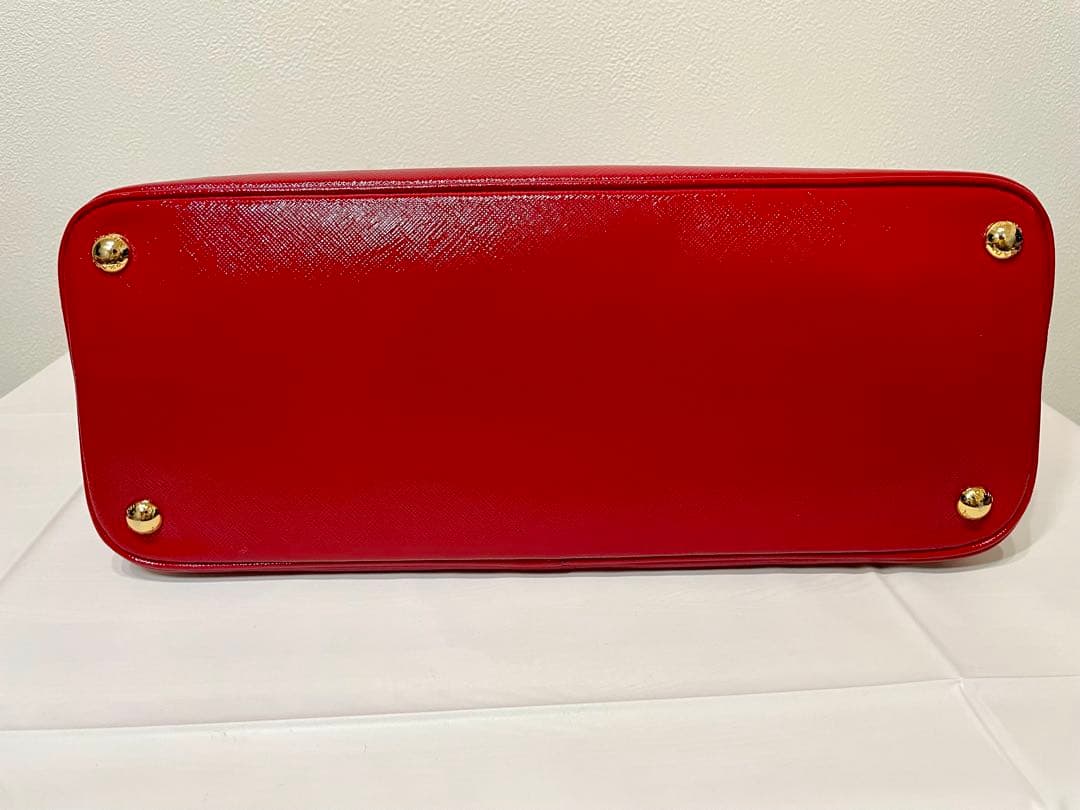 【美品】PRADA プラダ サフィアーノヴェルニ ハンドバッグ 赤 ロッソ