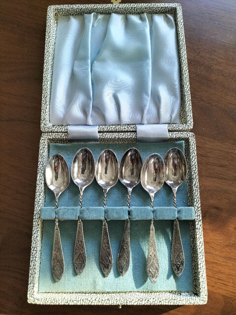 アンティーク　正統派のティースプーン（イギリス）