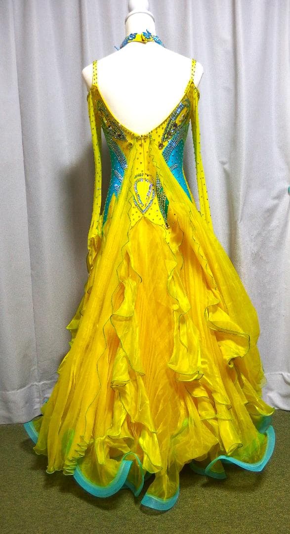 ICHIOKUイチオクの社交ダンス衣装『黄色のドレス』