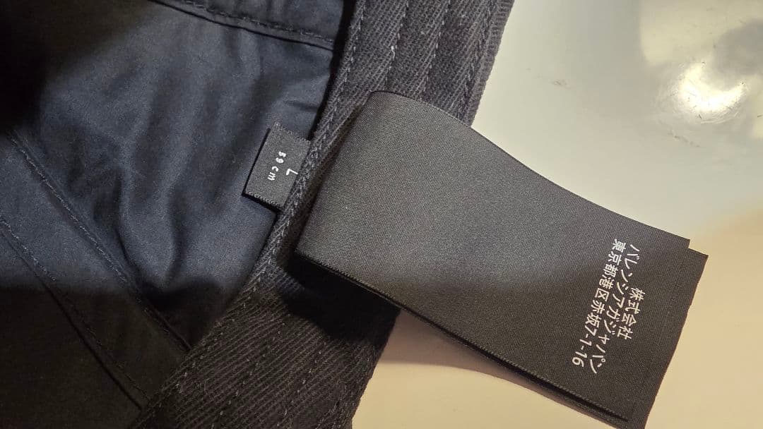 BALENCIAGA ベースボールキャップ ブラッ