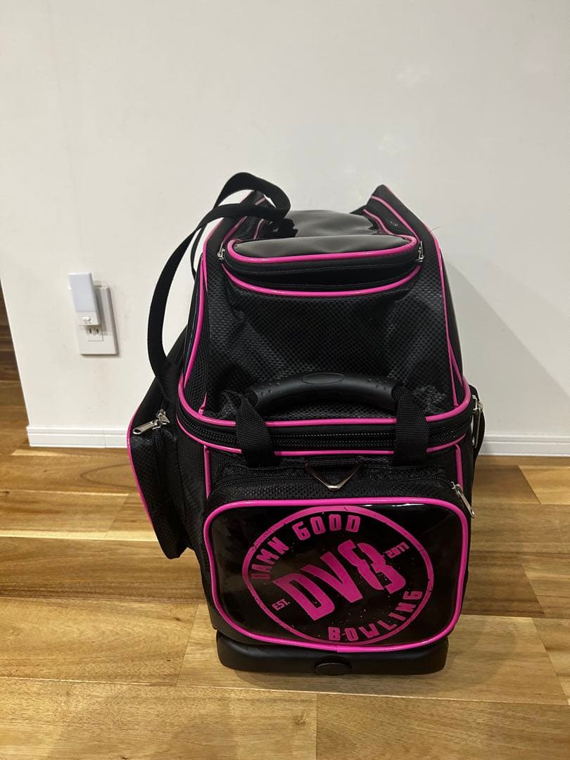 DV8 ボウリング用バッグ ブラック/ピンク