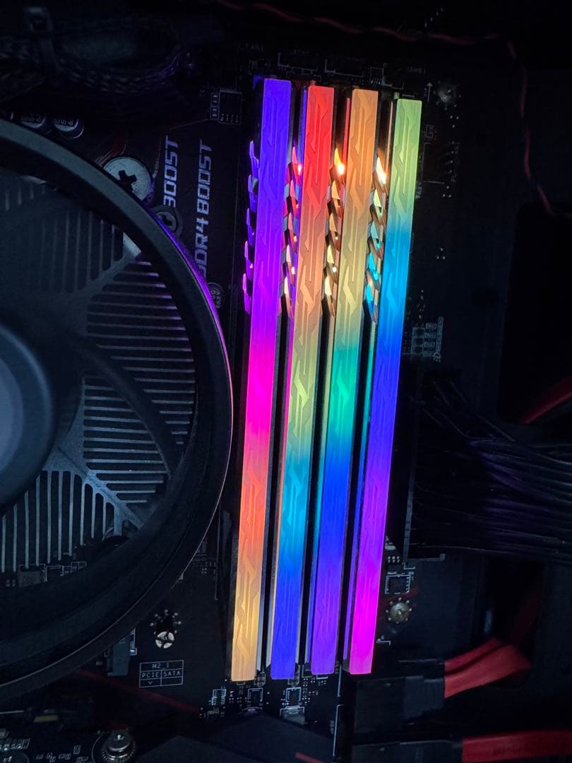 メモリー GIGABYTE AORUS DDR4 16GB (8GBx2)