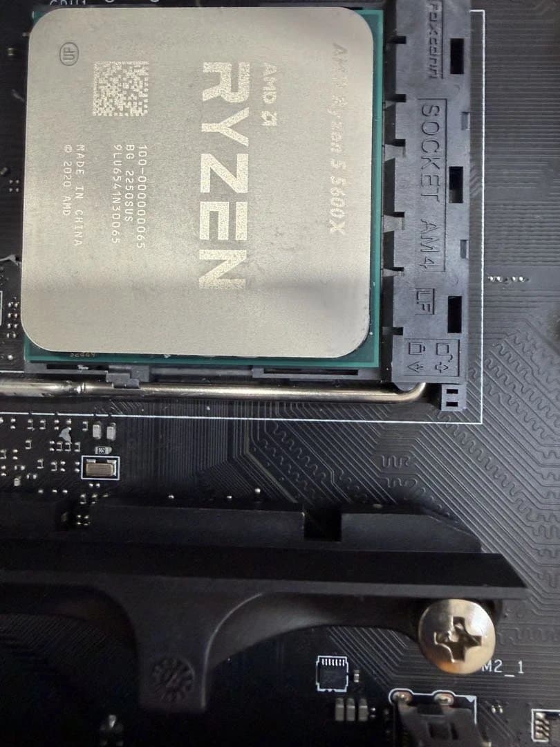 B550 GAMING PLUS Ryzen 5 5600x cfd 8gb×2