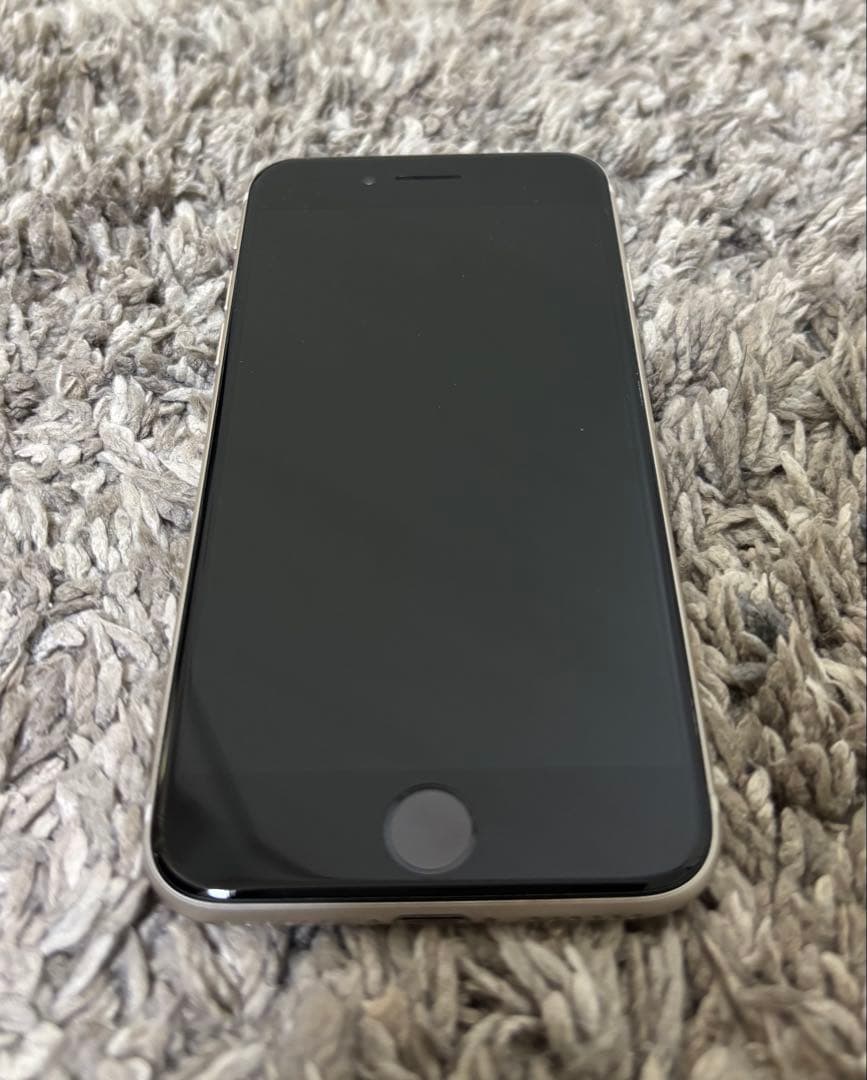 iPhone SE3 スターライト　64GB 中古
