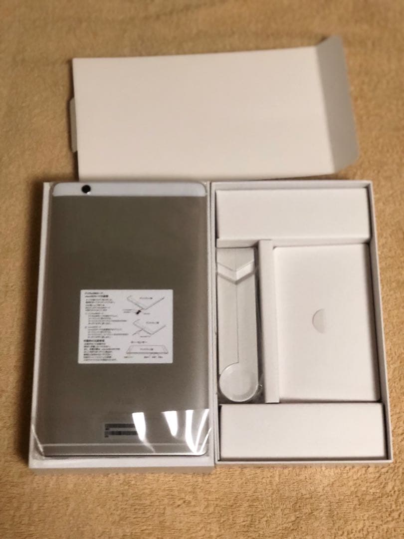 dtab Compact d-01J Silver タブレット ディータブ