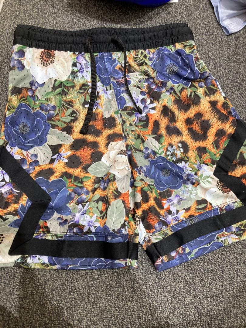 M ジョーダン　フラワー　レオパード