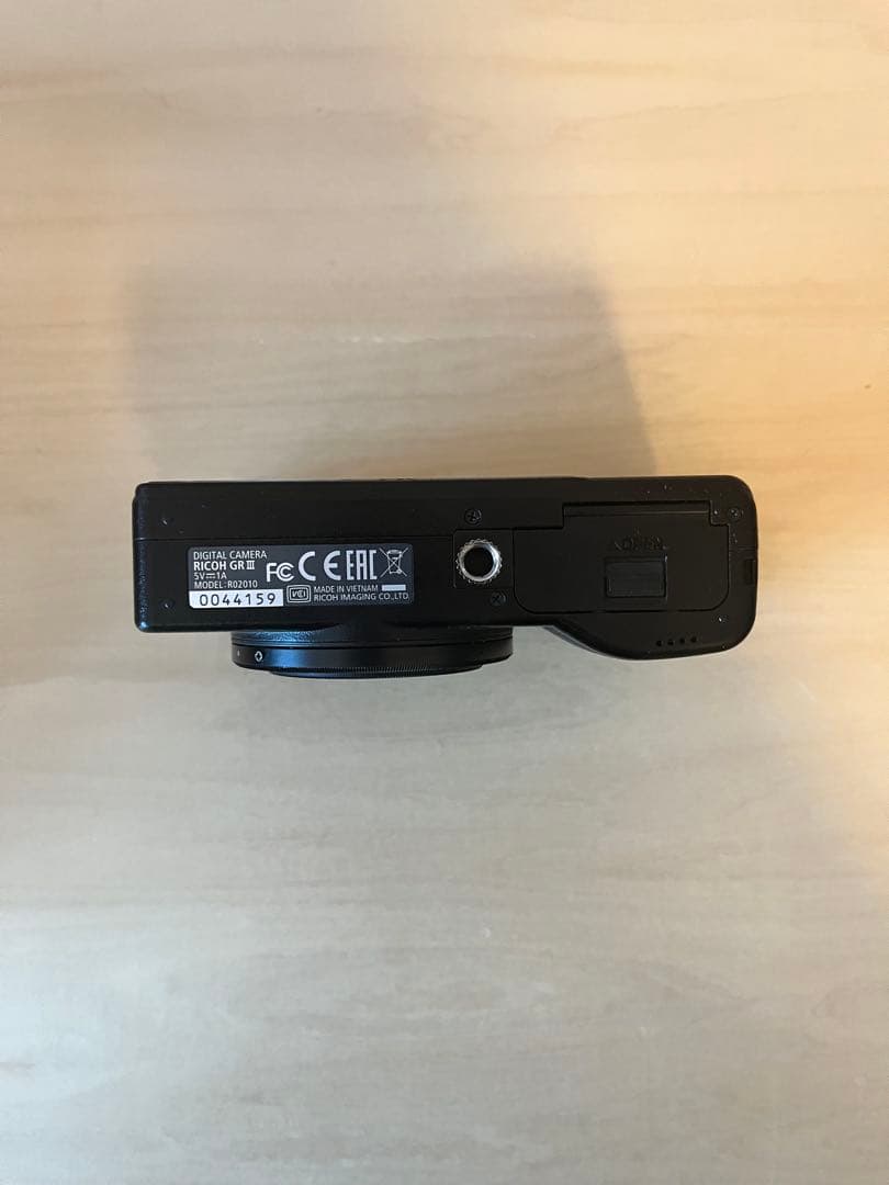 RICOH GRⅢ 本体と付属品（予備バッテリー、充電器あり）