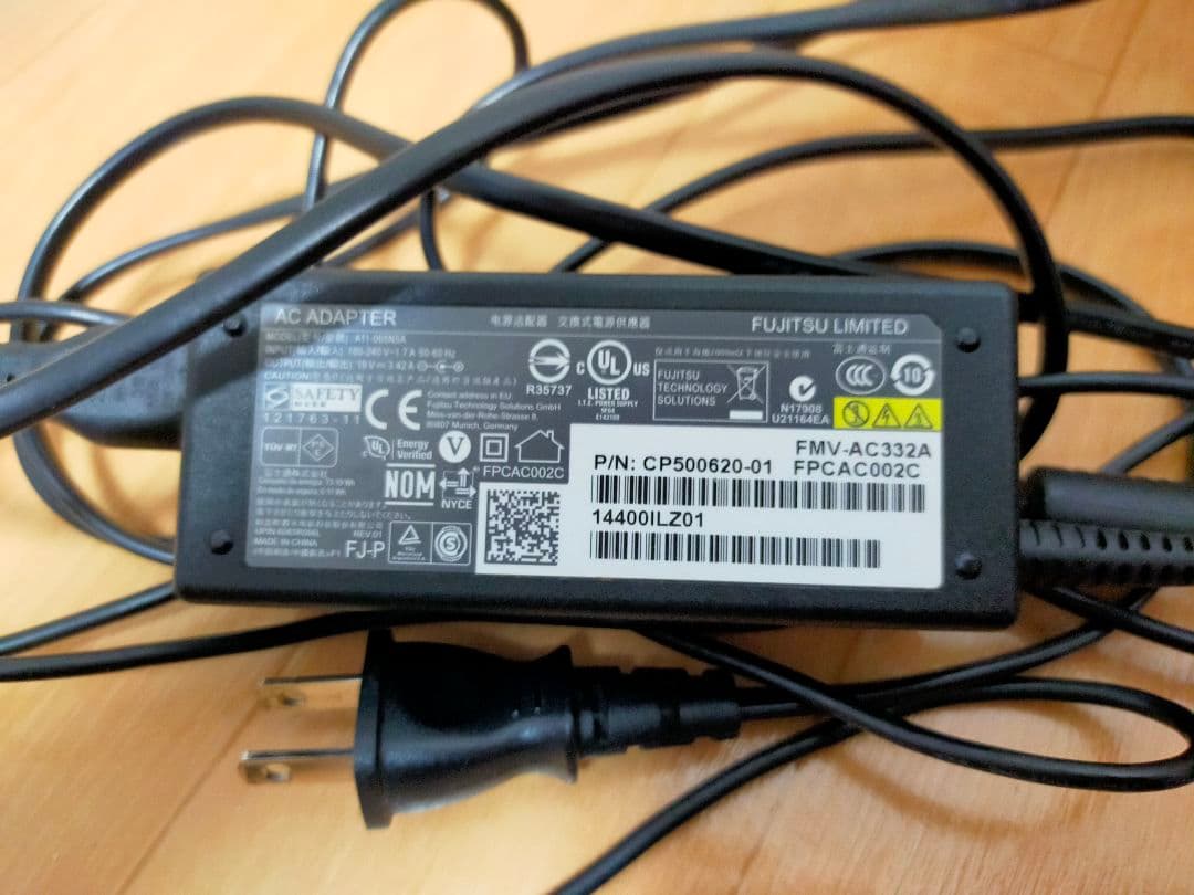 【訳あり】FUJITSU LIFEBOOK AH53/R FMVA53RR