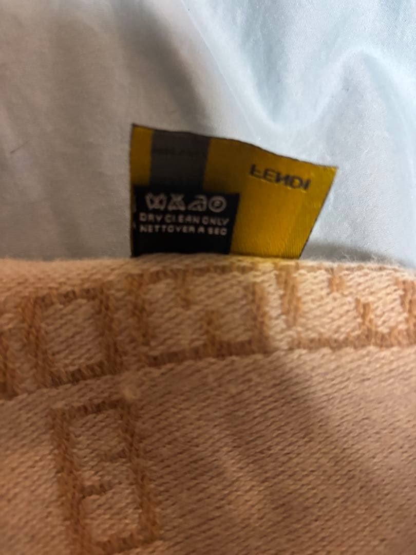 FENDI フリンジ付きタオルケット