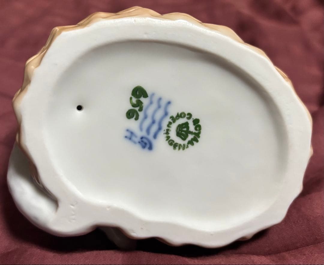 猫と毛布の置物　ロイヤルコペンハーゲン