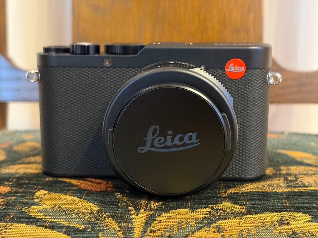 Leica ライカ D-LUX8（レザーケースとオートレンズキャップ付き）