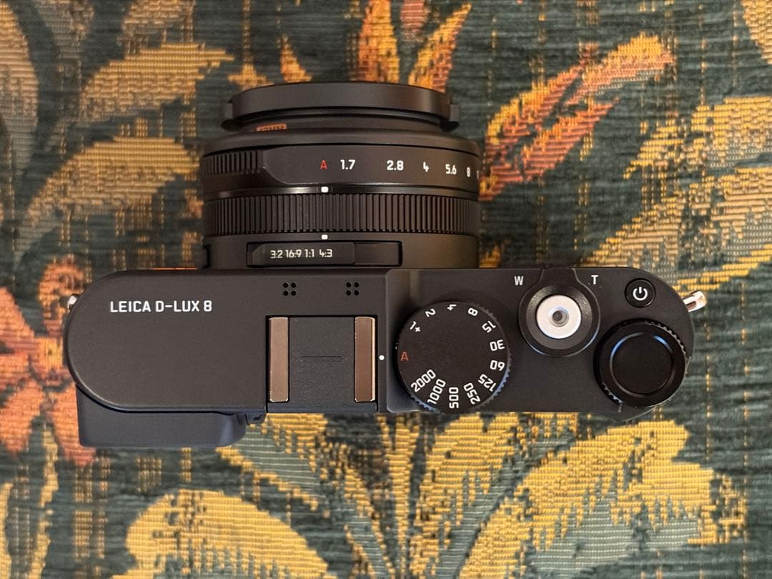 Leica ライカ D-LUX8（レザーケースとオートレンズキャップ付き）
