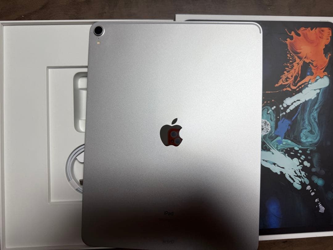 iPad pro 12.9インチ　第3世代　シルバー256gb
