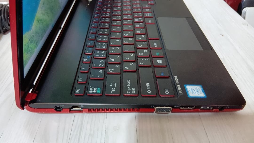 Fujitsu Lifebook SH90/B1 7世代i5
