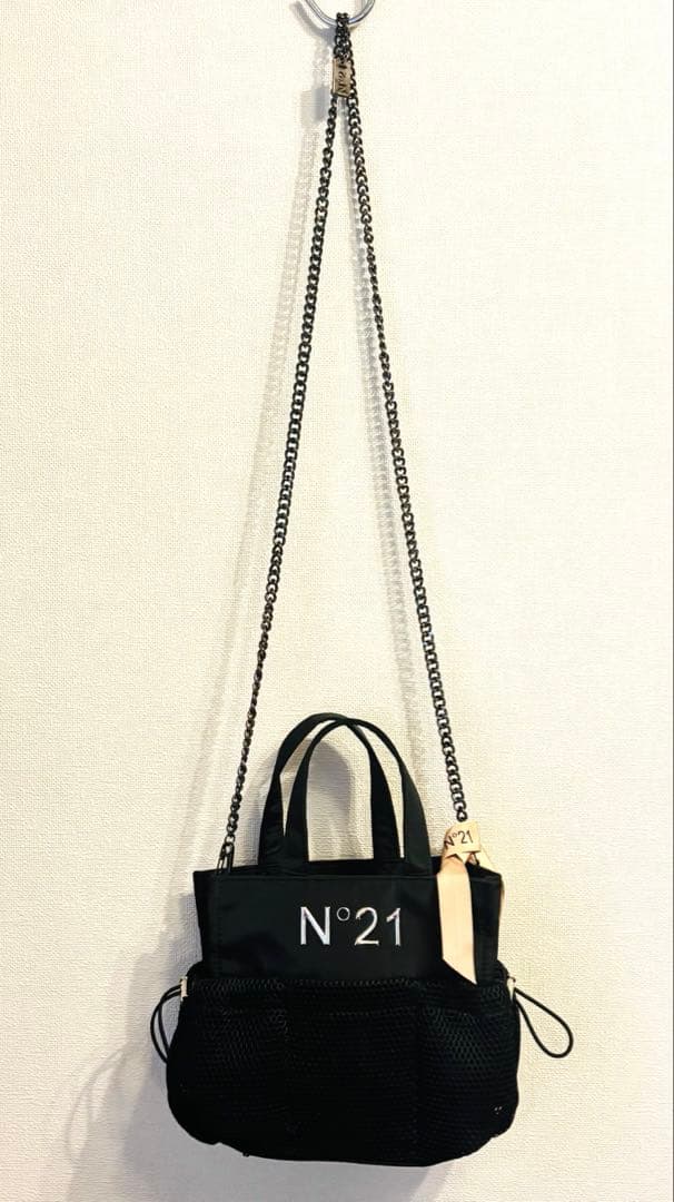 【未使用】ヌメロ ヴェントゥーノ N°21 黒 バッグ チェーン取り外し可能