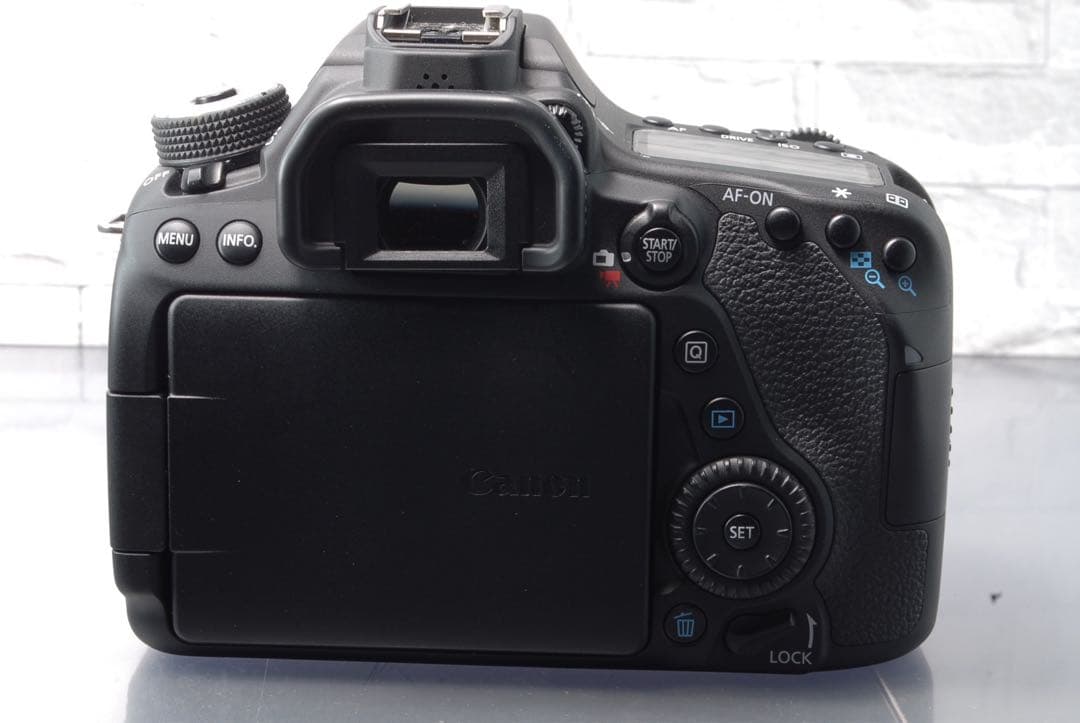 美品 Canon EOS 80D ダブルレンズキット Wi-Fi搭載　スマホ転送