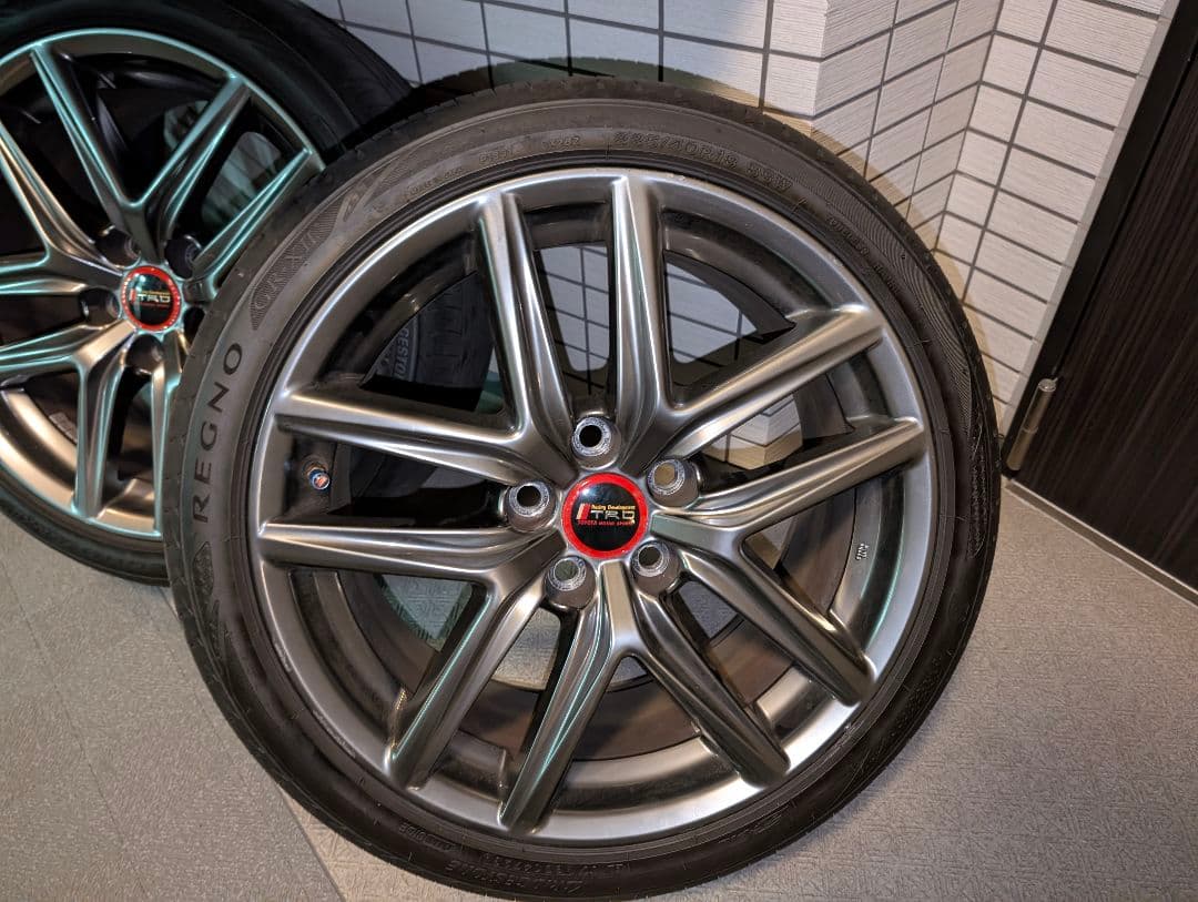 LEXUS IS Fスポーツ　純正18インチホイール　タイヤ付き