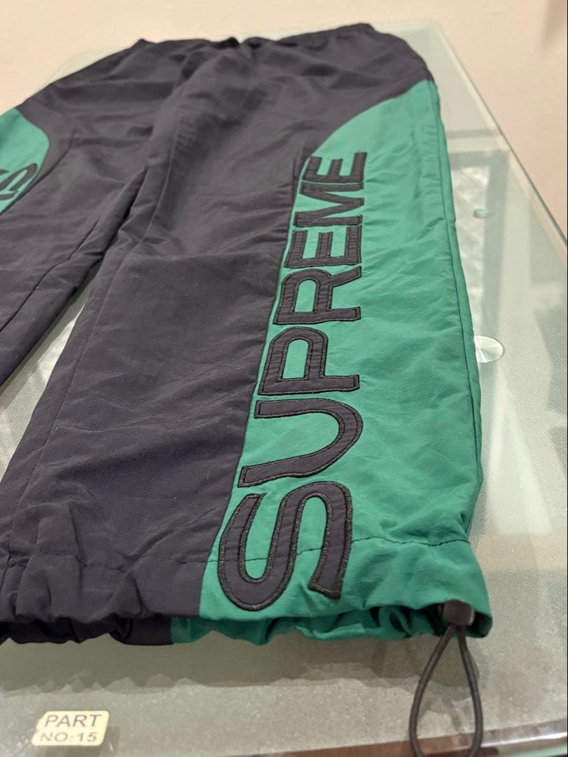 最終価格SUPREME ナイロンジャケット ブラック/グリーン