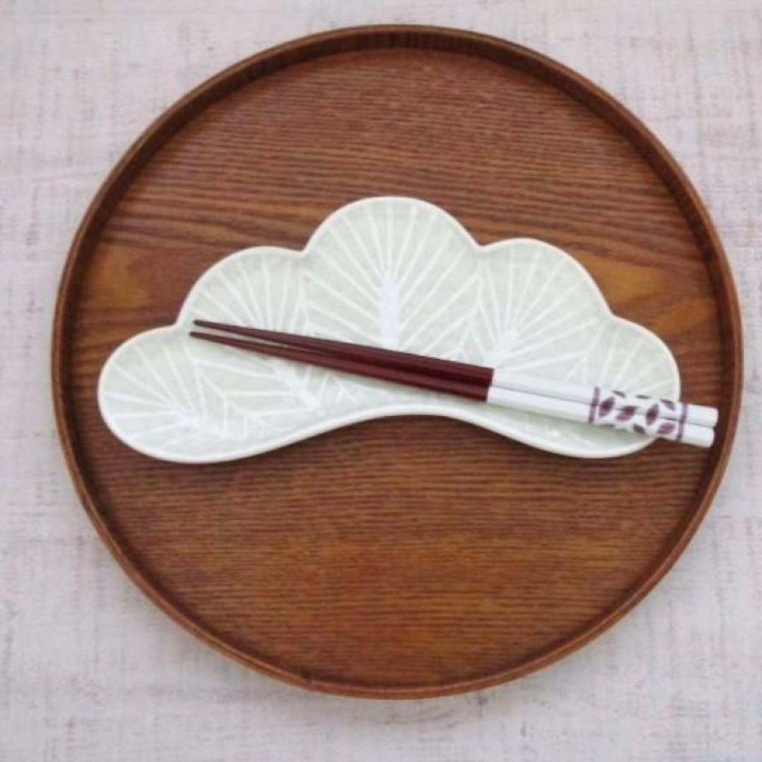 【新品】有田焼幸楽窯　錦銀松葉形前菜皿　縁起物