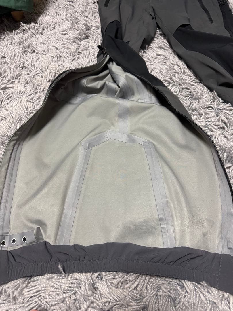 マウンテンハードウェア　スノーパンツ　MOUNTAIN HARDWEAR