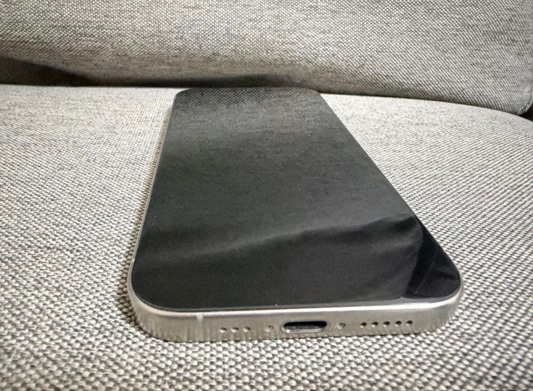 Apple iPhone 15pro ナチュラルチタニウム 256GB