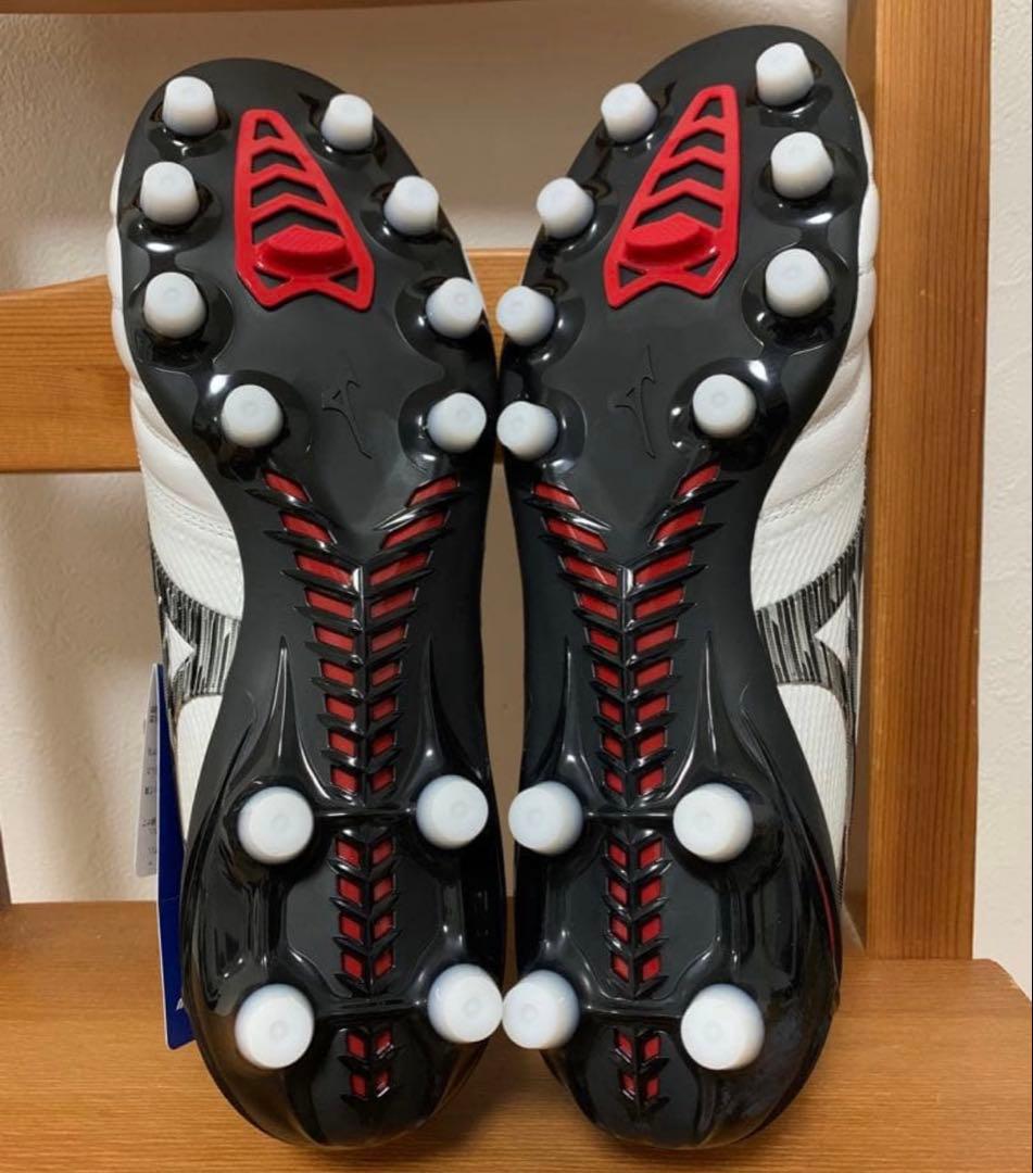 サッカースパイク　ミズノ　モレリアネオ4β