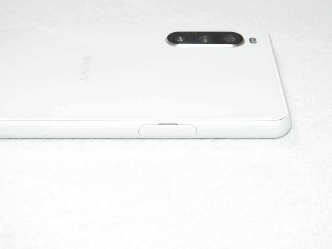 良品 SONY Xperia 10 II SOV43 ホワイト SIMフリー