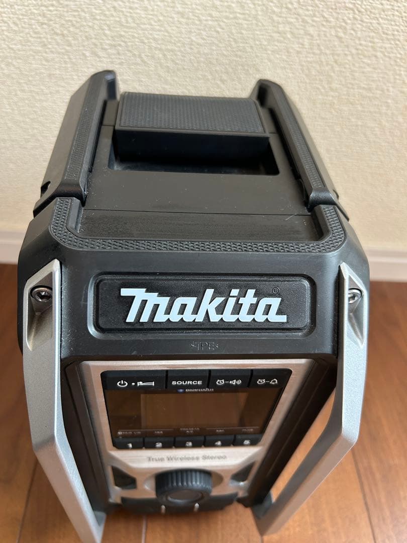 マキタ　Makita True Wireless Stereo ラジオ