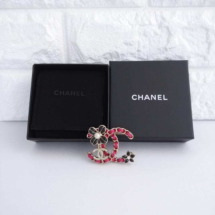 CHANEL フラワーモチーフ ブローチ