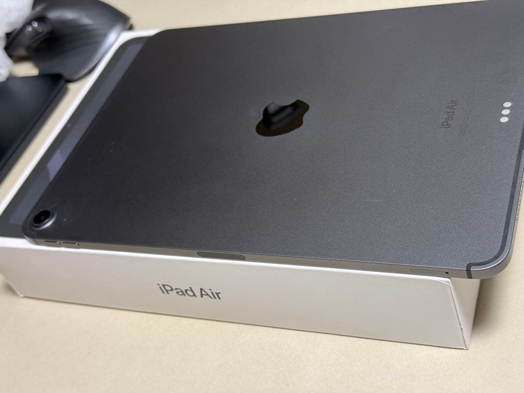 やま1019様　iPad Air 5 Wi-Fi+Cellular 256GB