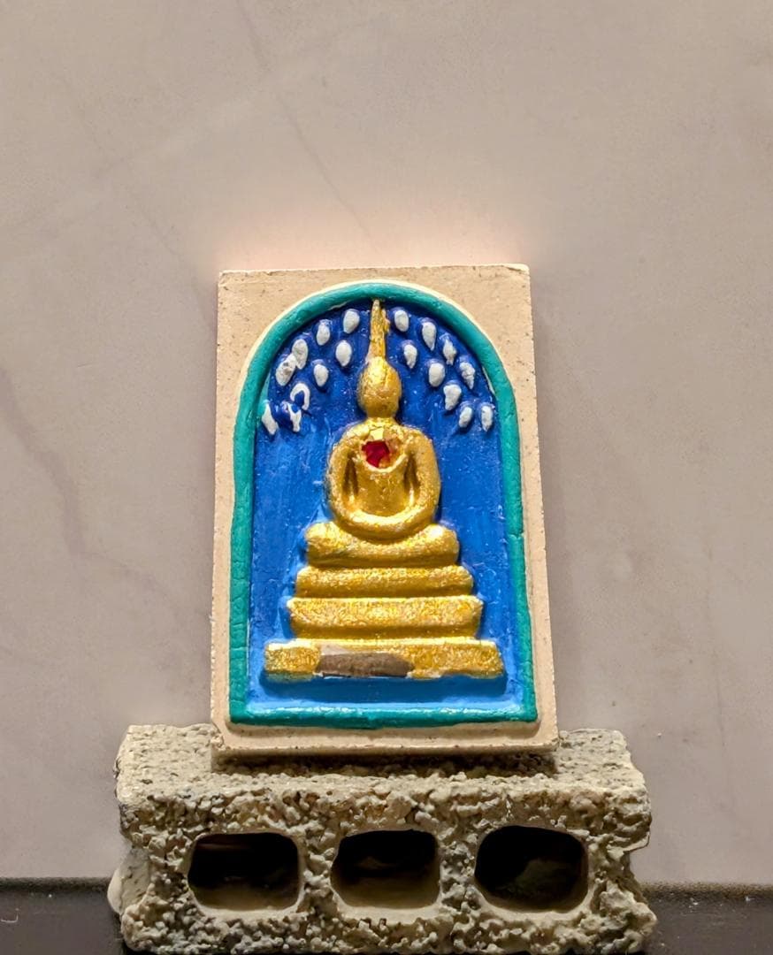 タイお守り　プラクルアン　ルアン・ポークン　ソムデット　2556年　(048)