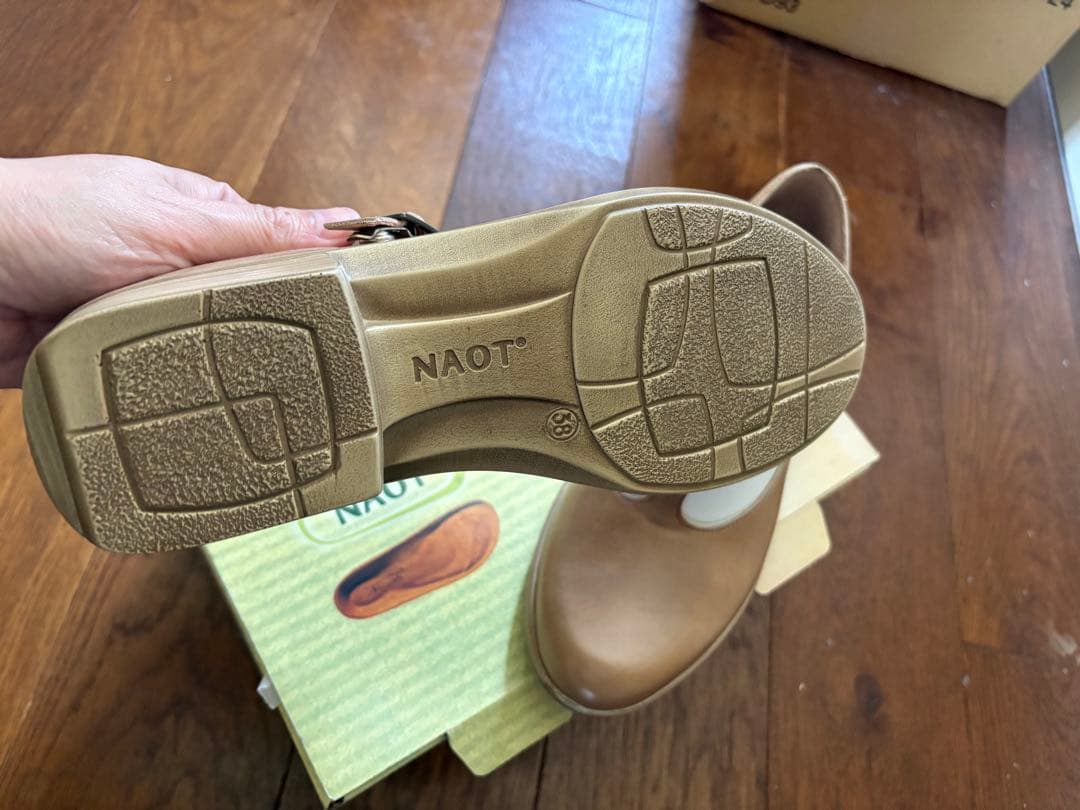 NAOT ナオト　Tストラップシューズ　TETE 新品