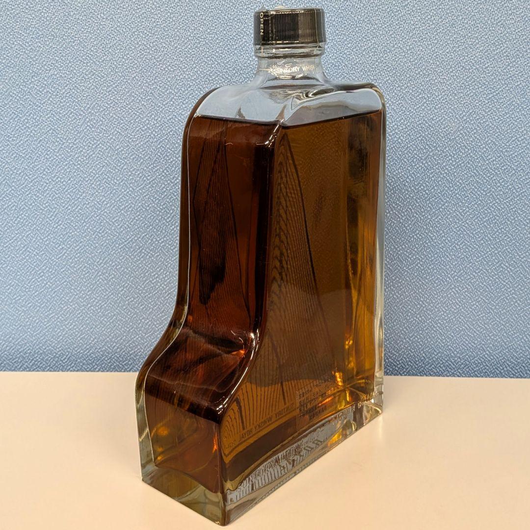 サントリーローヤル　ピアノ型ボトル　特級　従価税率適用　600ml 43％　箱無