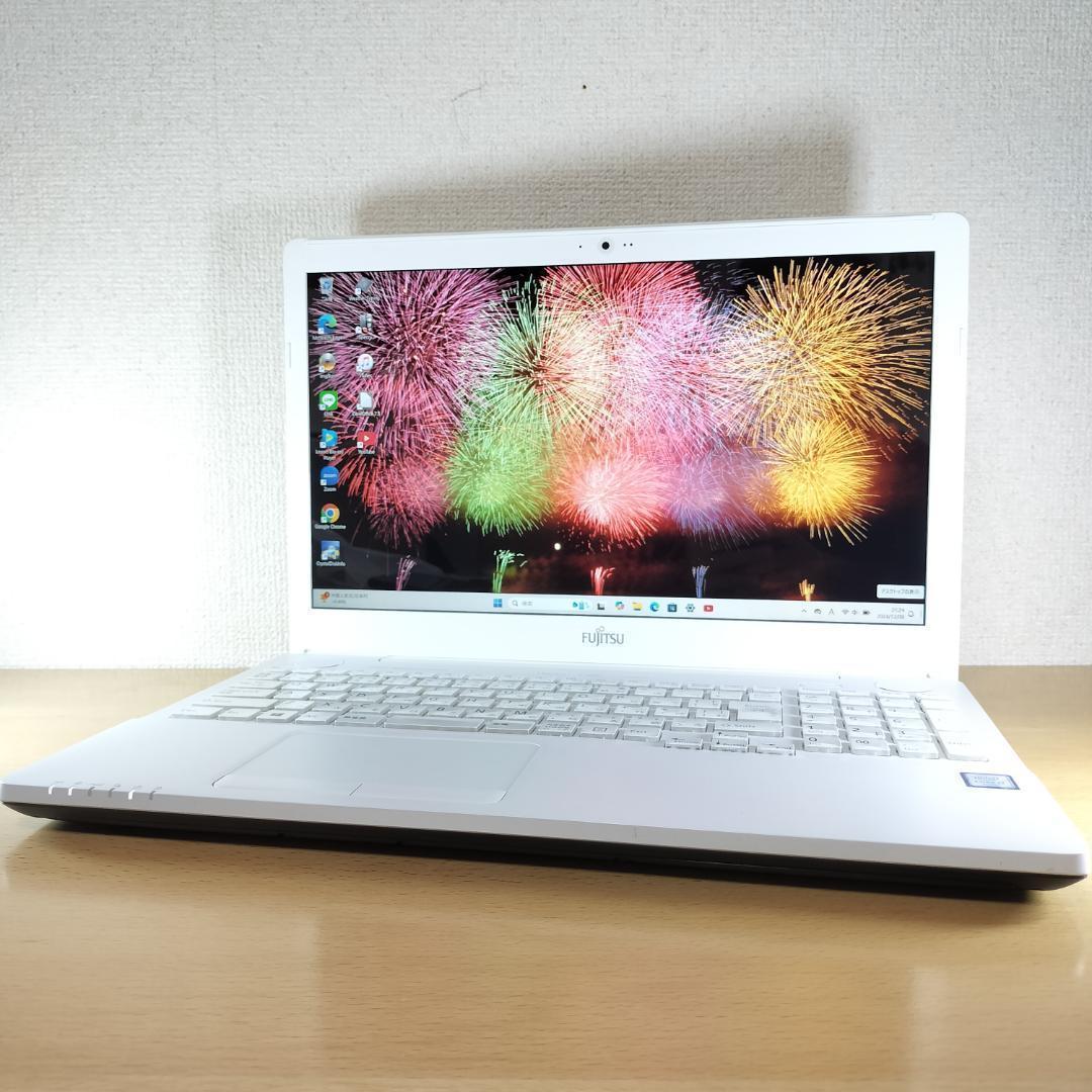 ノートPC i7 メモリ16GB Windows11 SSD 富士通 DVD 白