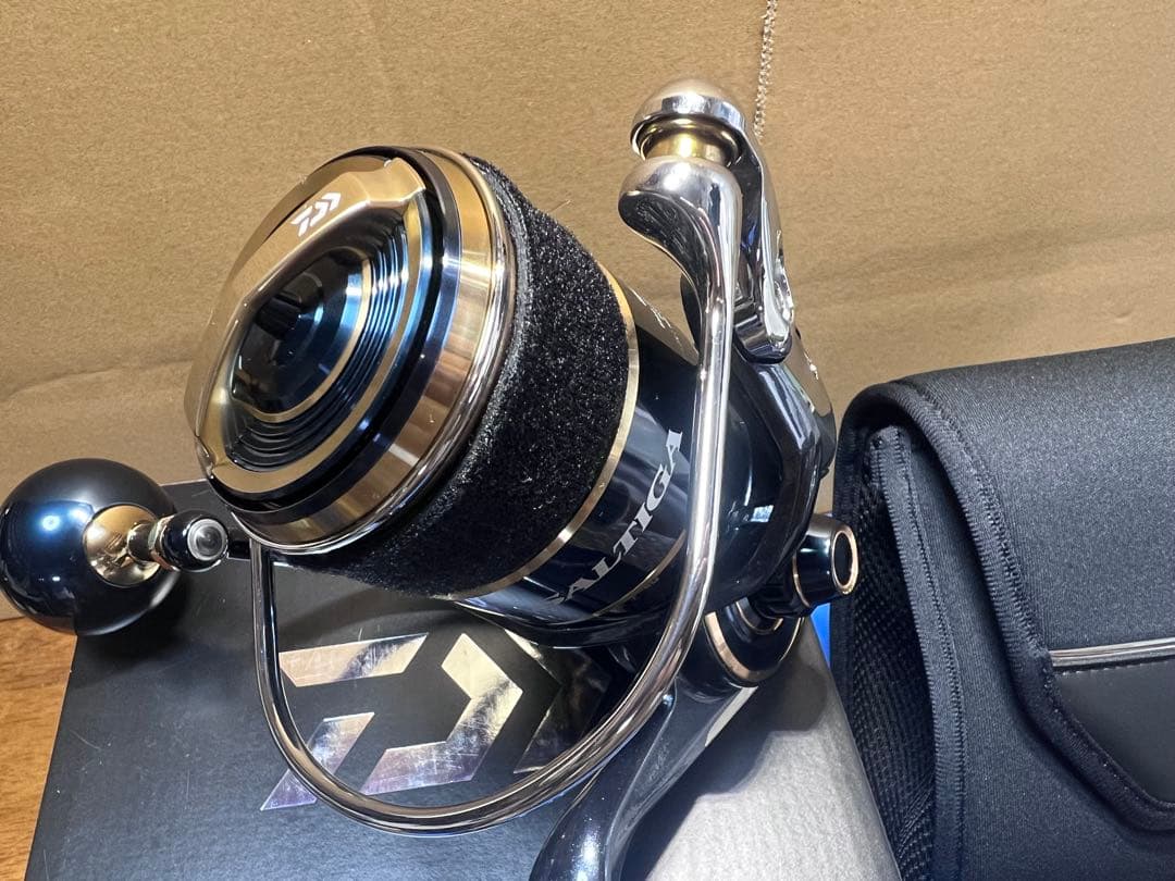 Daiwa SALTIGA 8000-P リール 収納ケース付き