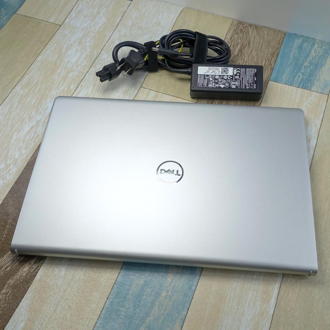 極美品の神速仕様✨１１世代コアｉ３に超高速ＳＳＤ＆大容量メモリ搭載✨フルＨＤ液晶