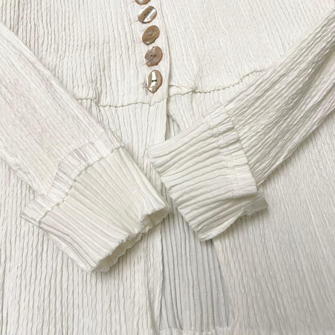 美品　roku ホワイトVネックボタンシャツ 37400円