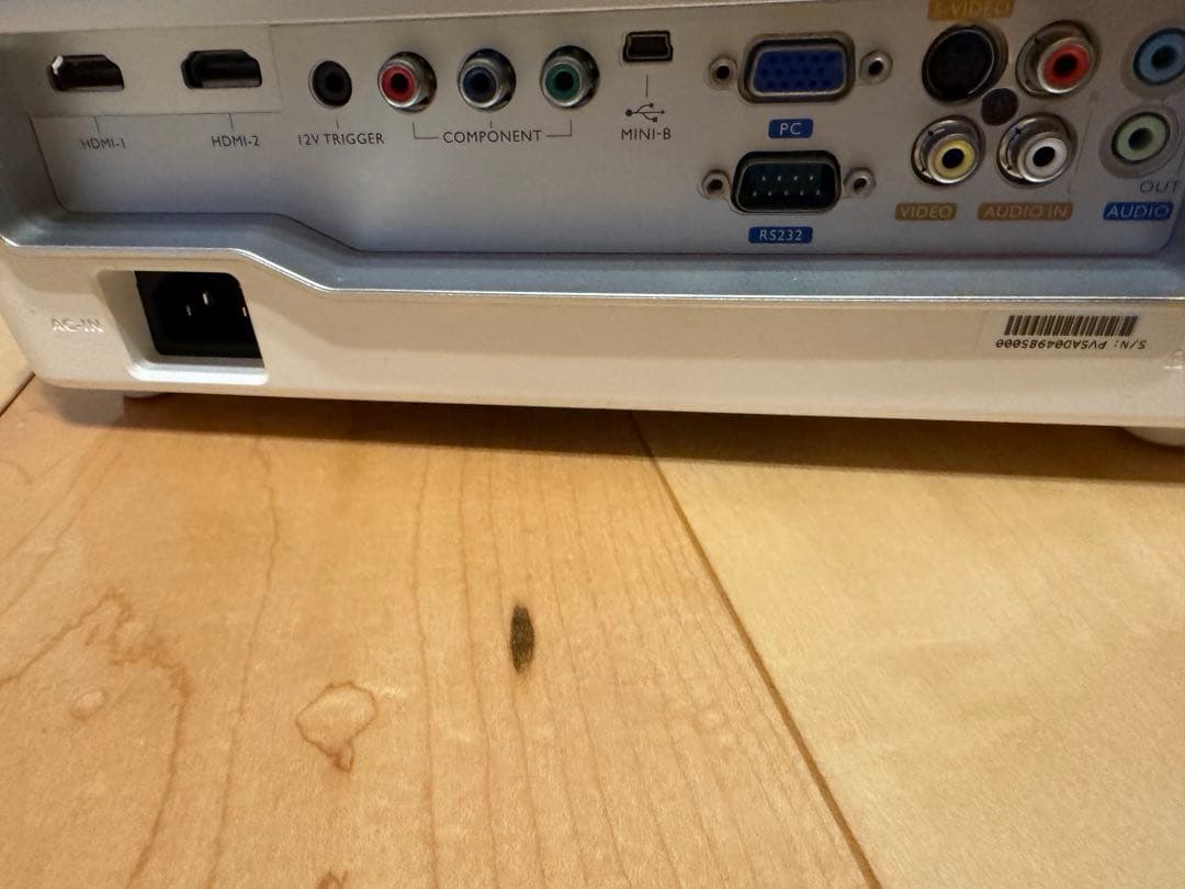 BenQ w1070 DLP3D対応プロジェクター 本体