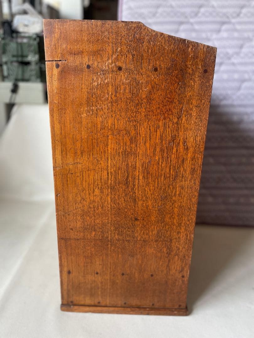 小型収納箪笥 観音扉 箪笥 小物収納 飾り棚 ガラス窓 ガラスつまみ 中古品