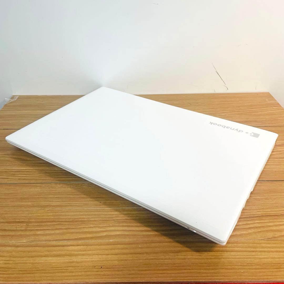 美麗設定済すぐ使えるホワイトメモリ8ギガSSD256ギガカメラWin11オフィス