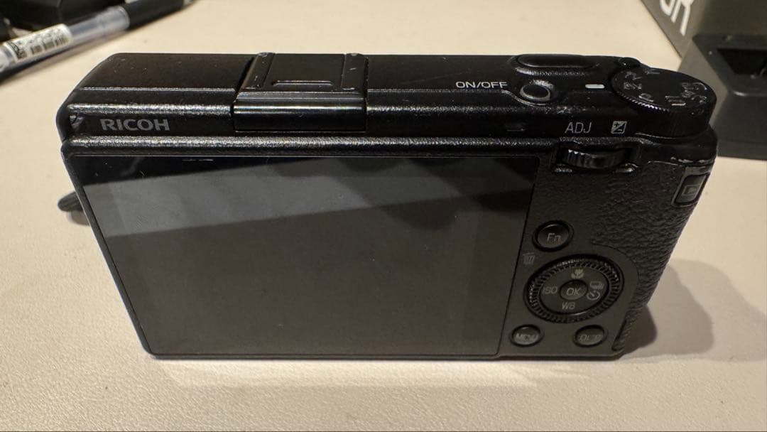 RICOH GR IIIx 本体と付属品