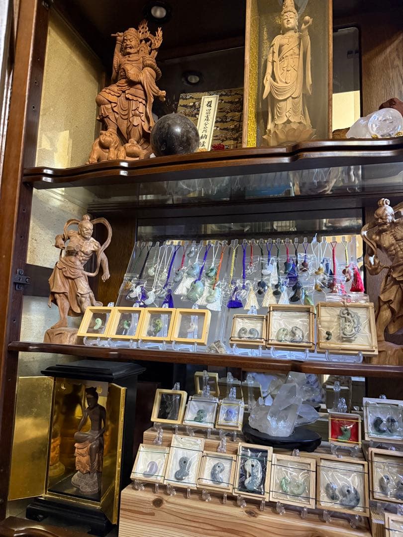 糸魚川翡翠‼️勾玉‼️ 透光性‼️８g‼️送料無料‼️破格出品‼️