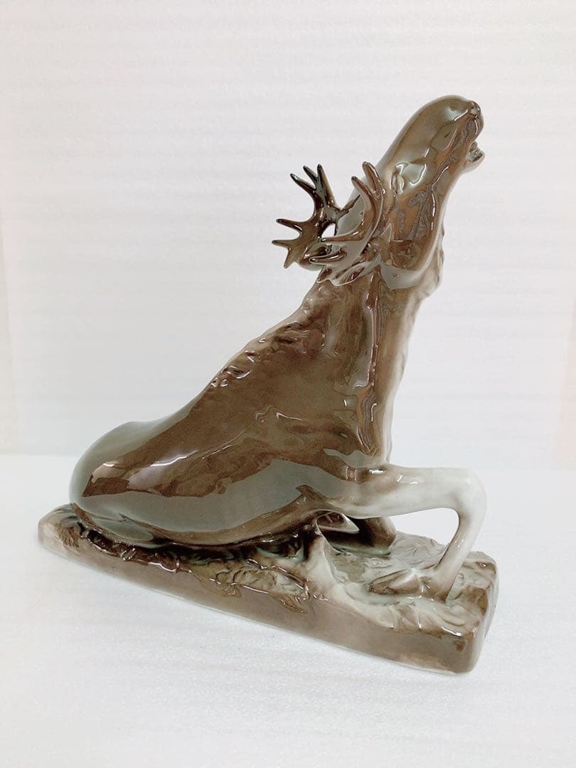 ノルウェー王室御用達陶器の名門『PORSGRUND社』の置物 Elk(ヘラジカ)