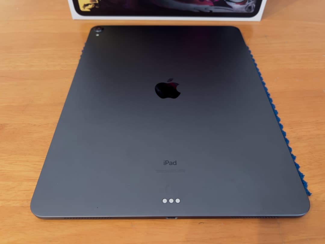 iPad Pro 12.9インチ第3世代 256GB＋キーボード＋液晶保護