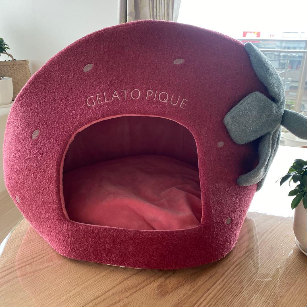GELATO PIQUE いちご型ペットベッド